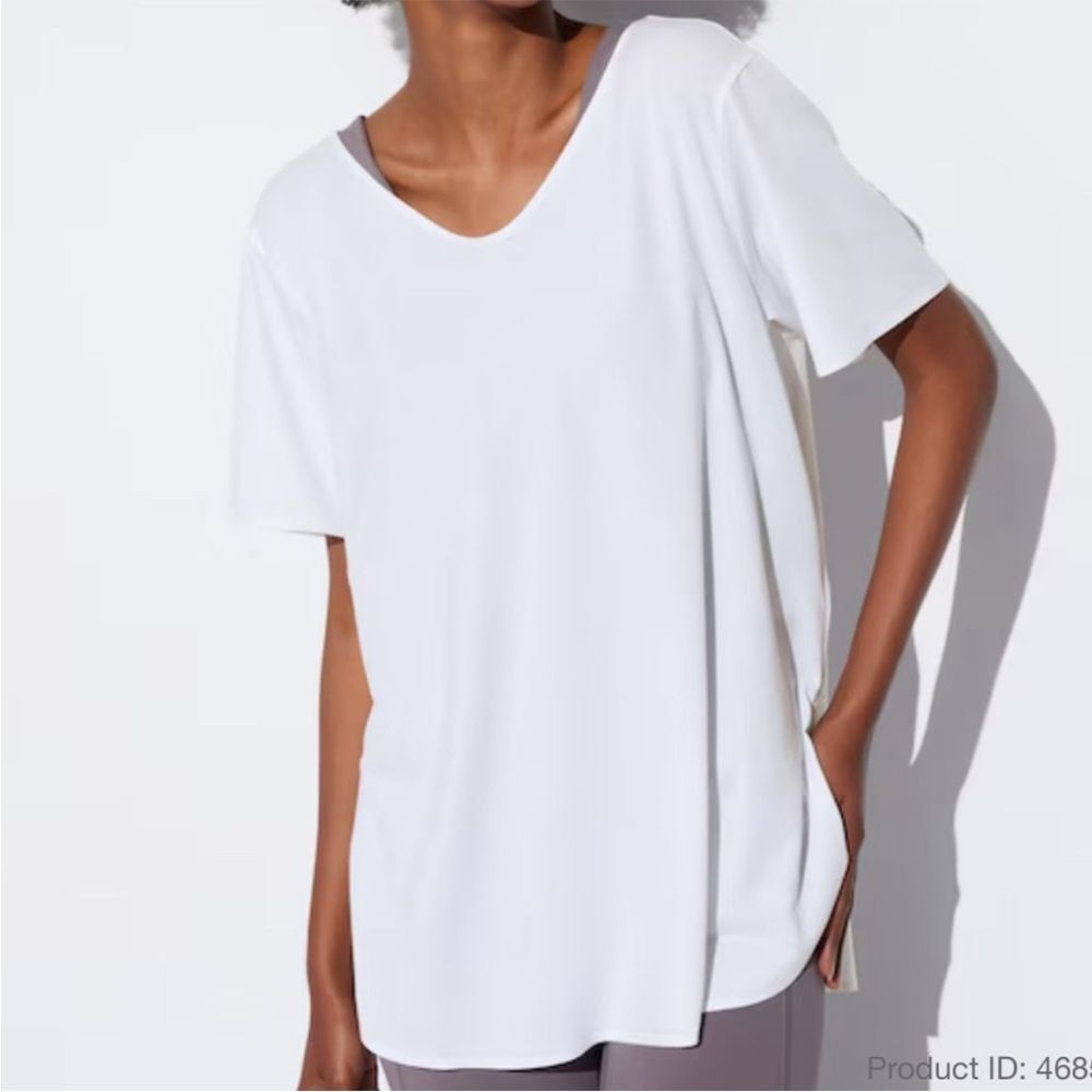 Uniqlo White Tunic Short Sleeve Soft V-Neck Tee